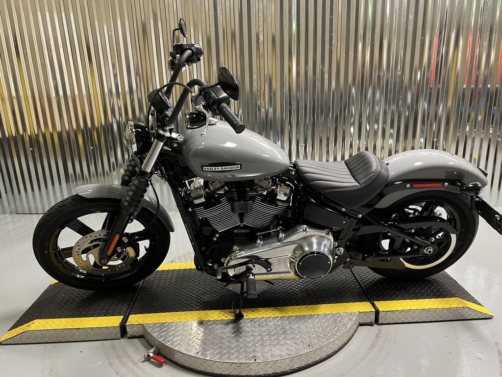 Street Bob®