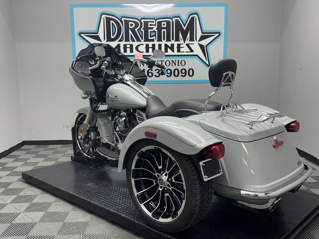 Road Glide® 3