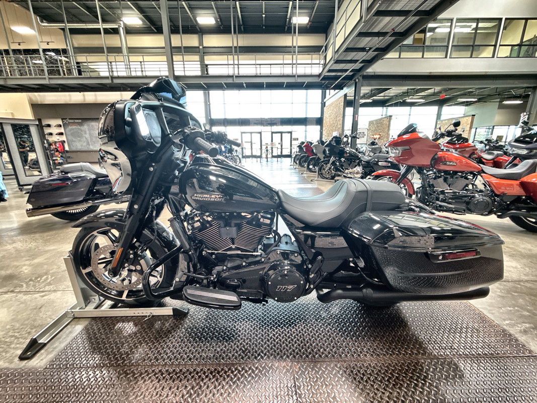 Street Glide®
