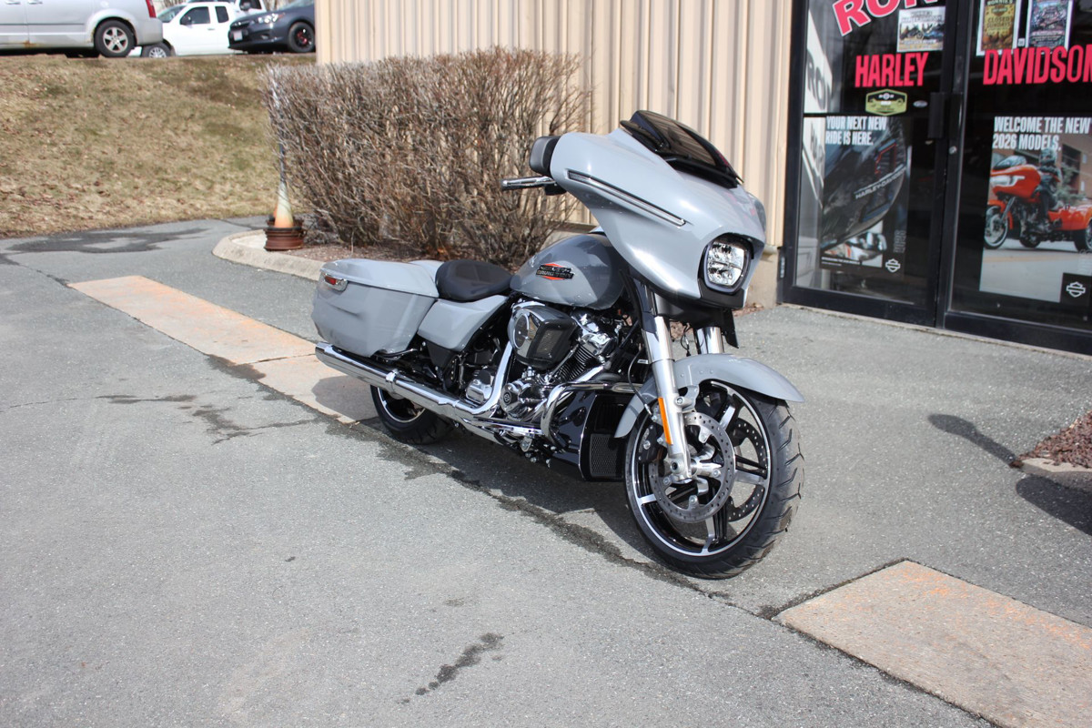 Street Glide®