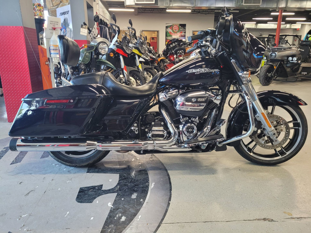 Street Glide®