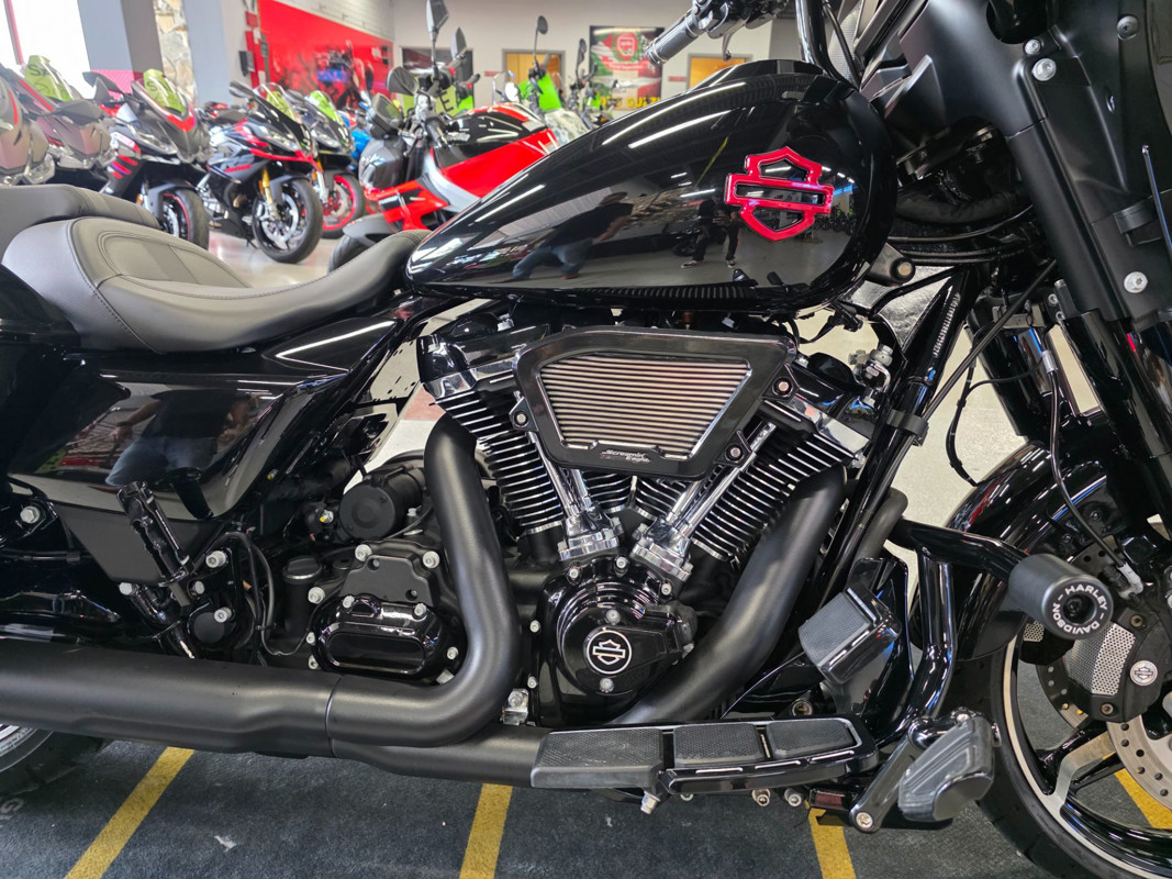 Street Glide®