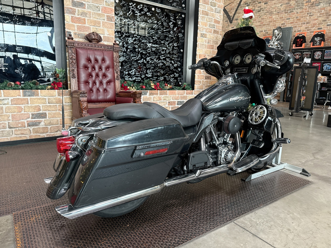 Street Glide®
