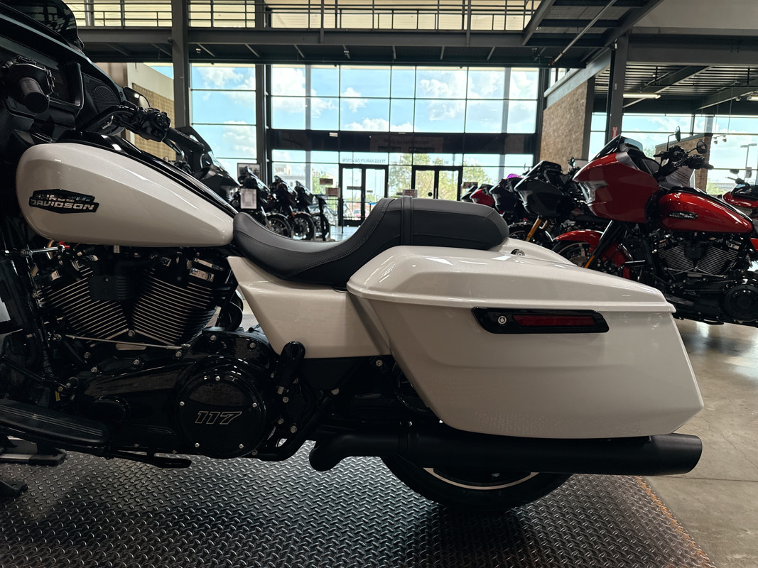 Street Glide®