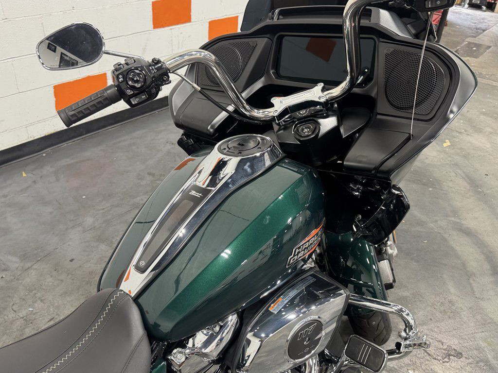 Road Glide®