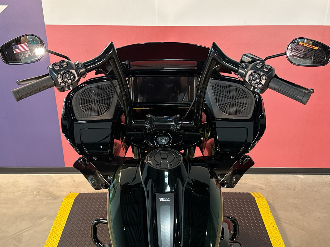 Road Glide®