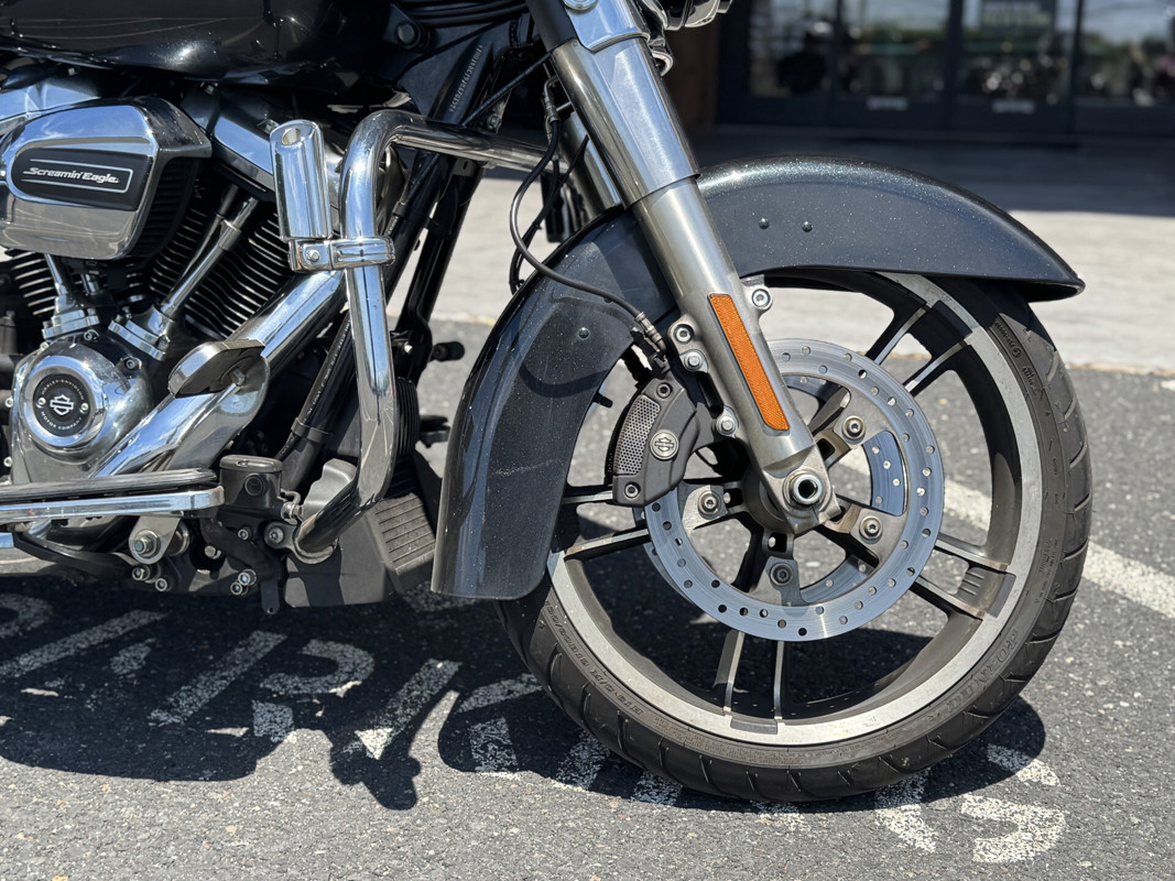 Street Glide®