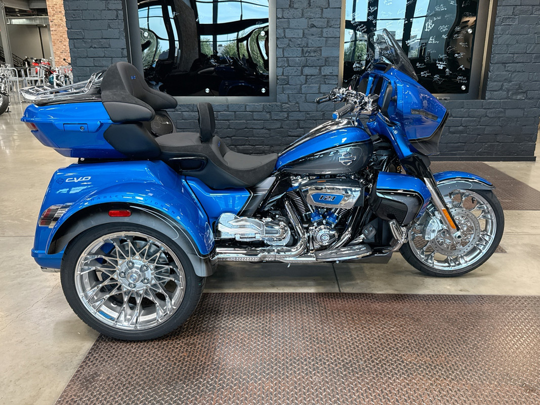 CVO® Street Glide® 3 Limited