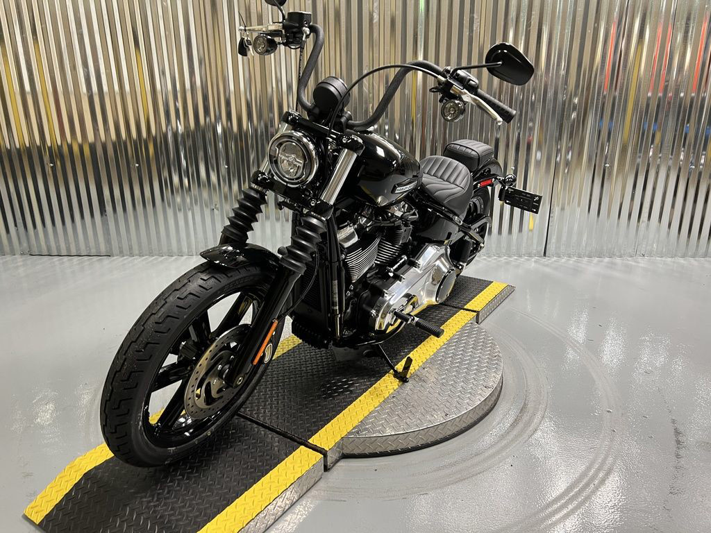 Street Bob®