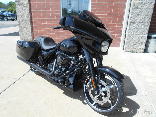 Street Glide®