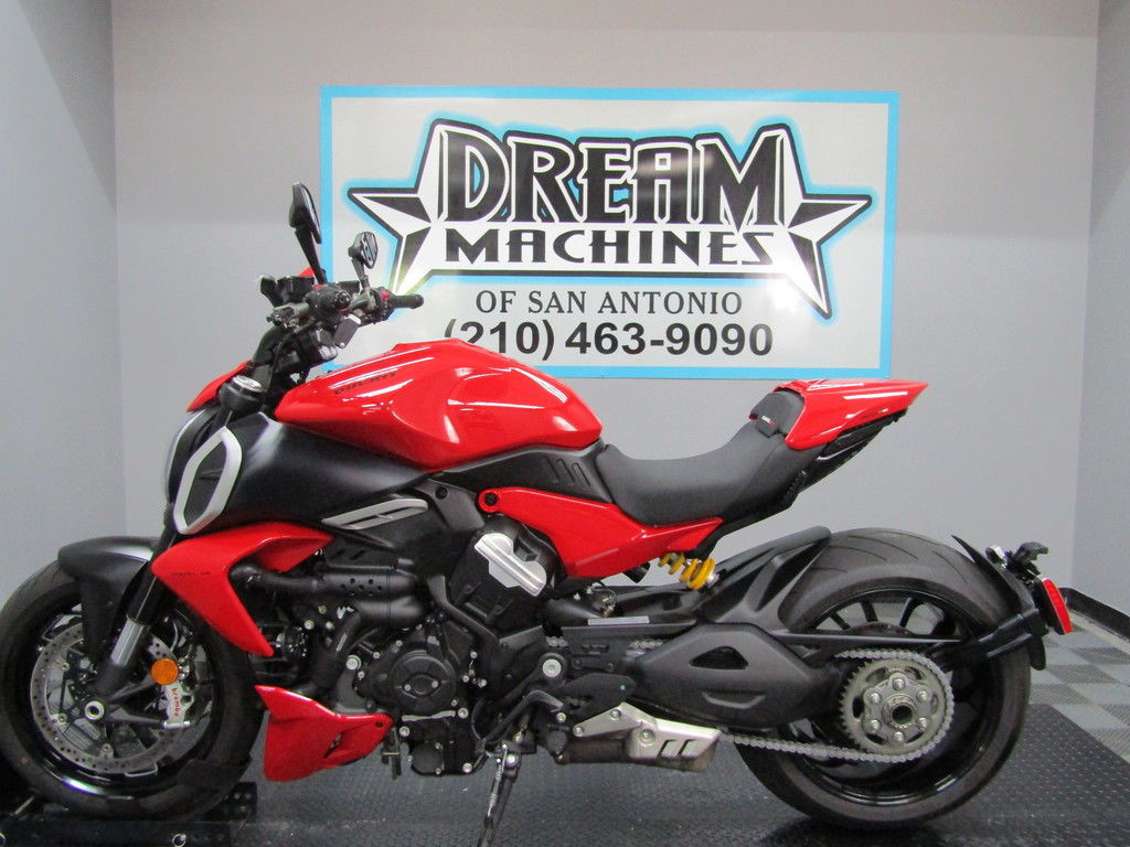 Diavel V4