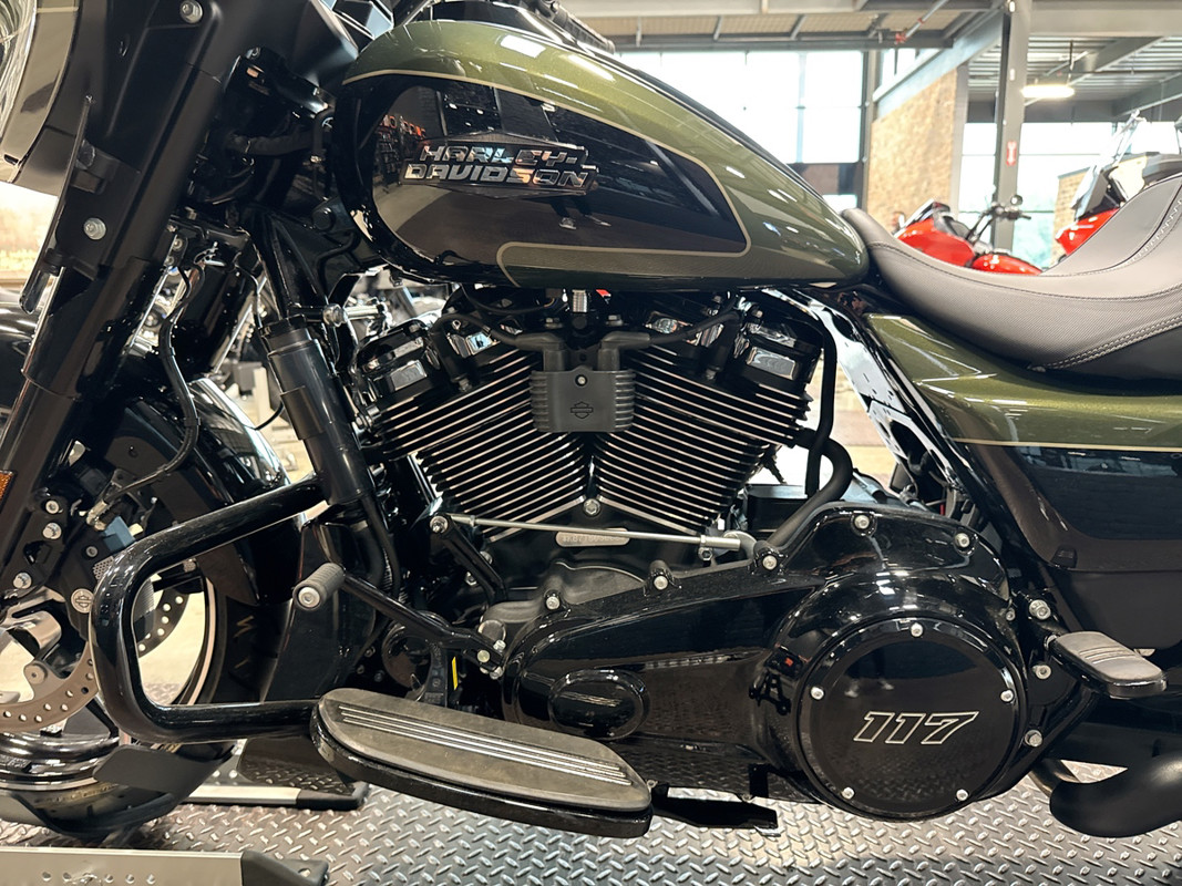 Street Glide®