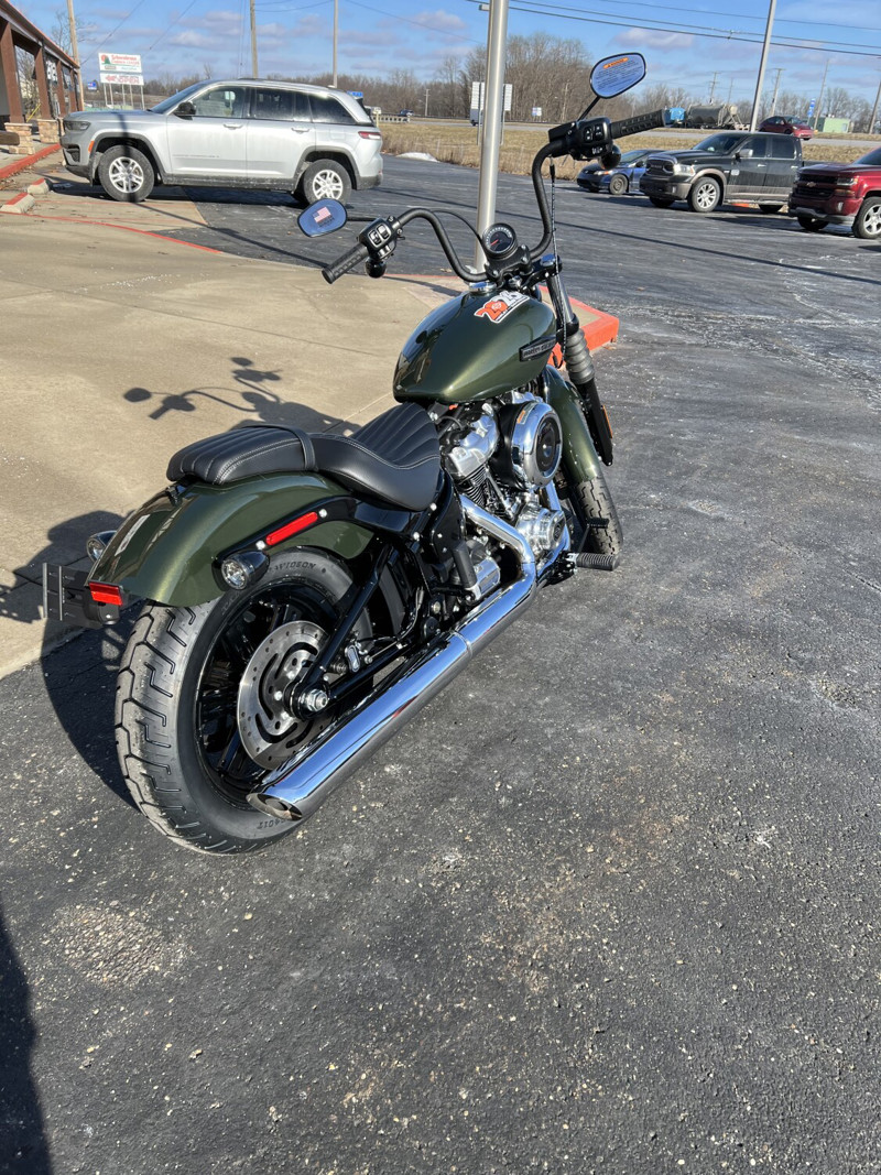 Street Bob®