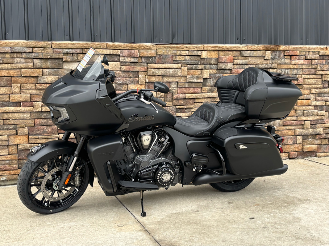 Pursuit Dark Horse 112