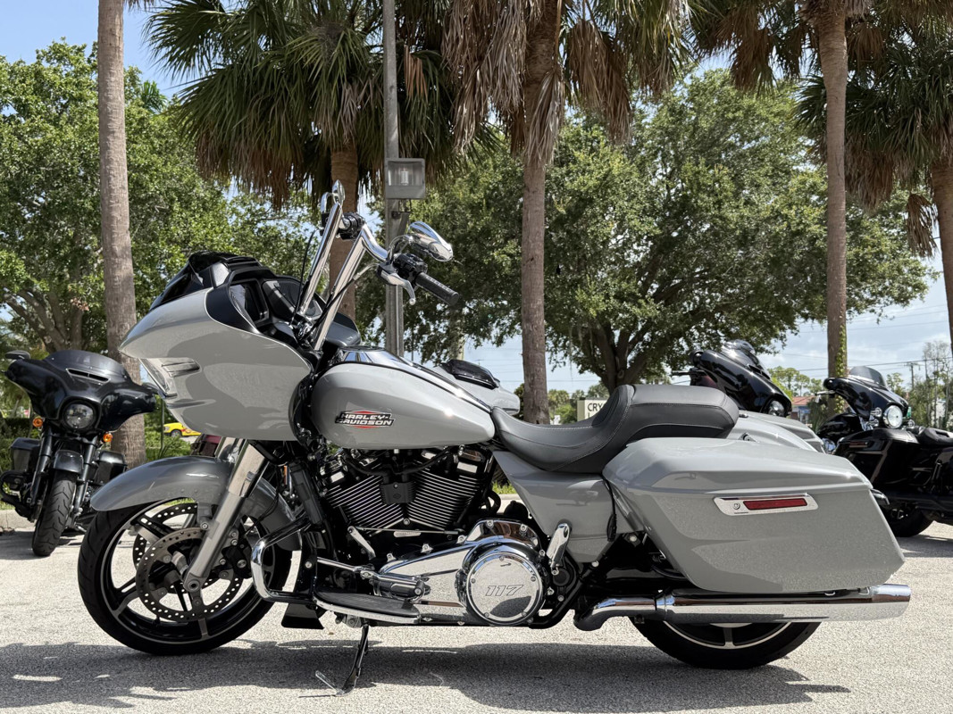 Road Glide®