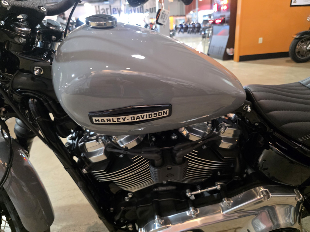 Street Bob®