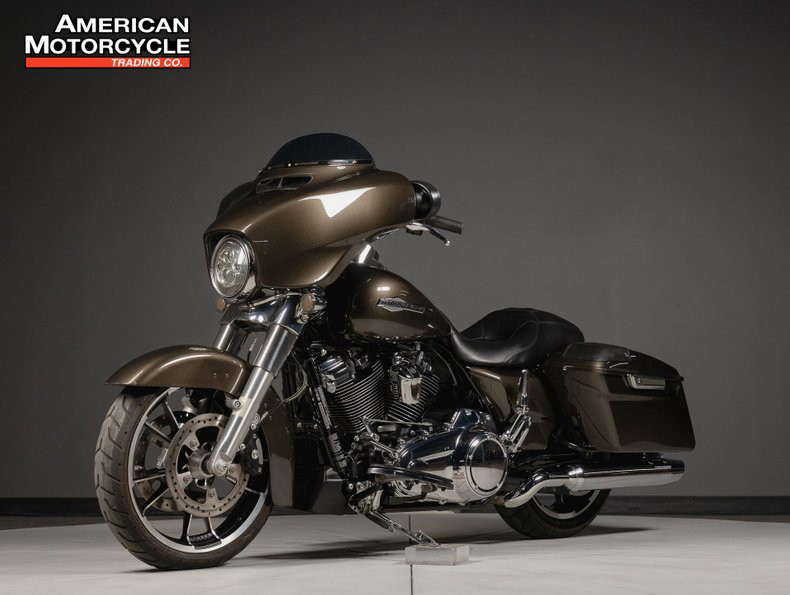 Street Glide®