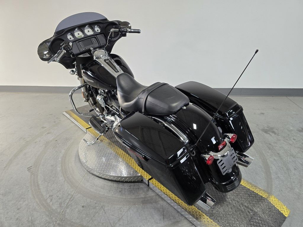 Street Glide®
