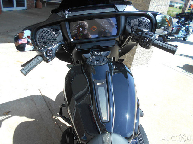 Street Glide®