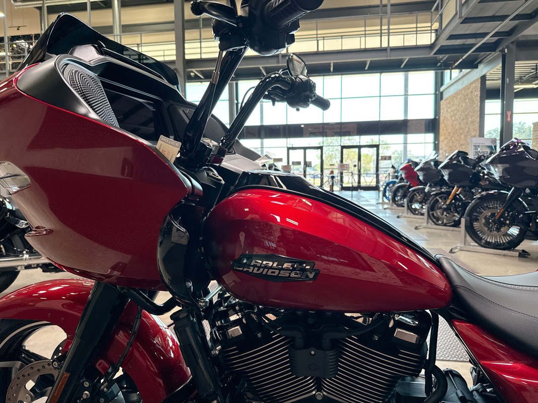 Road Glide®