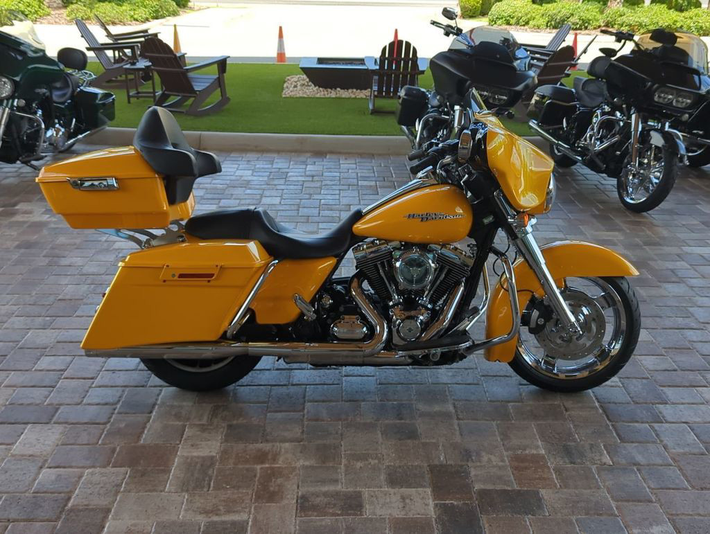 Street Glide®