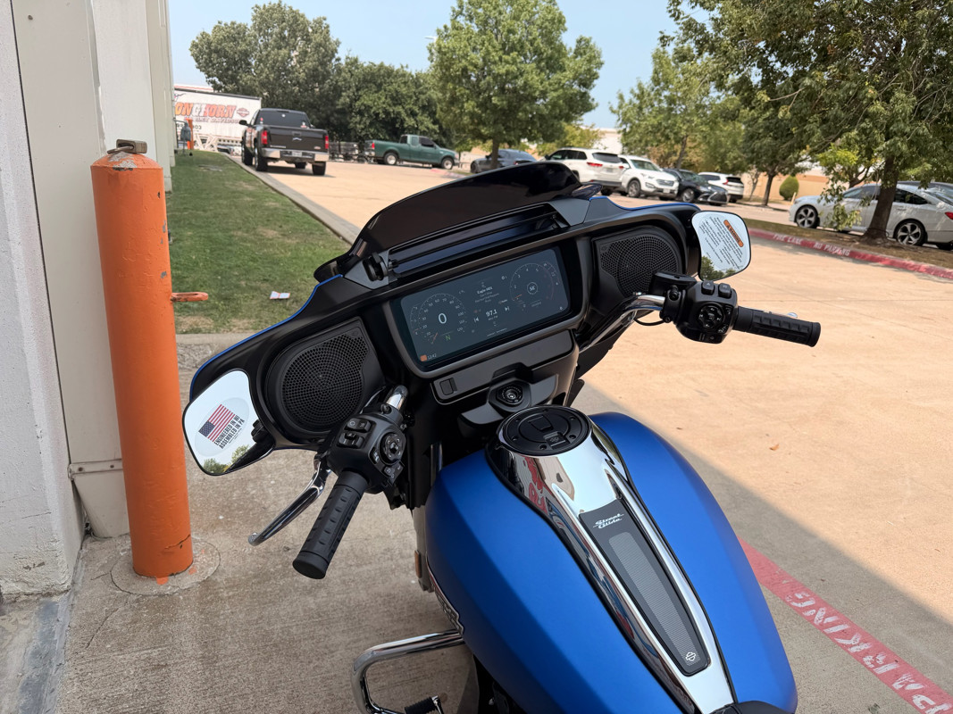 Street Glide®