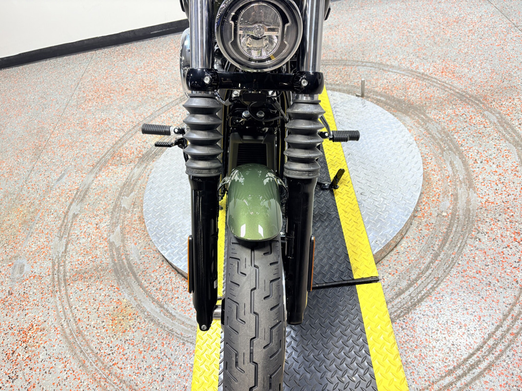 Street Bob®