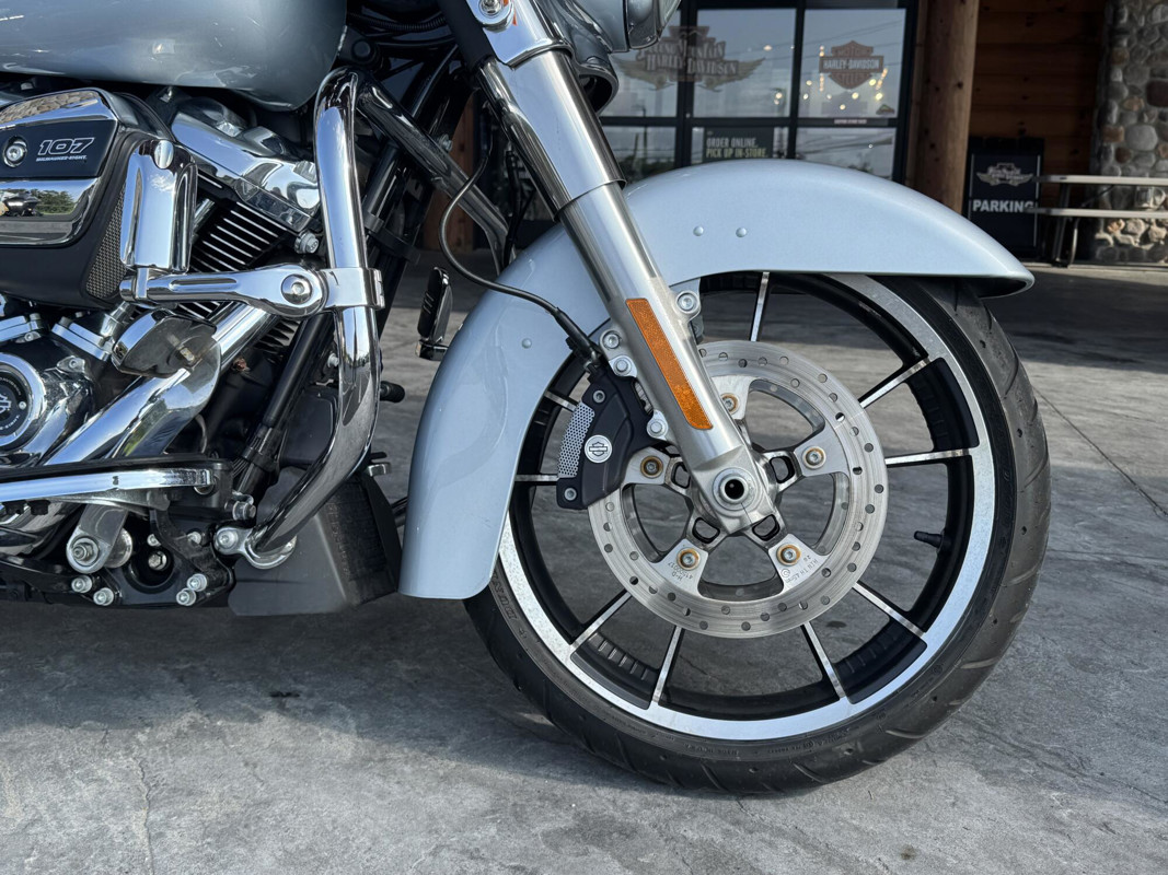 Street Glide®
