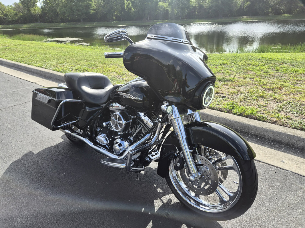 Street Glide®