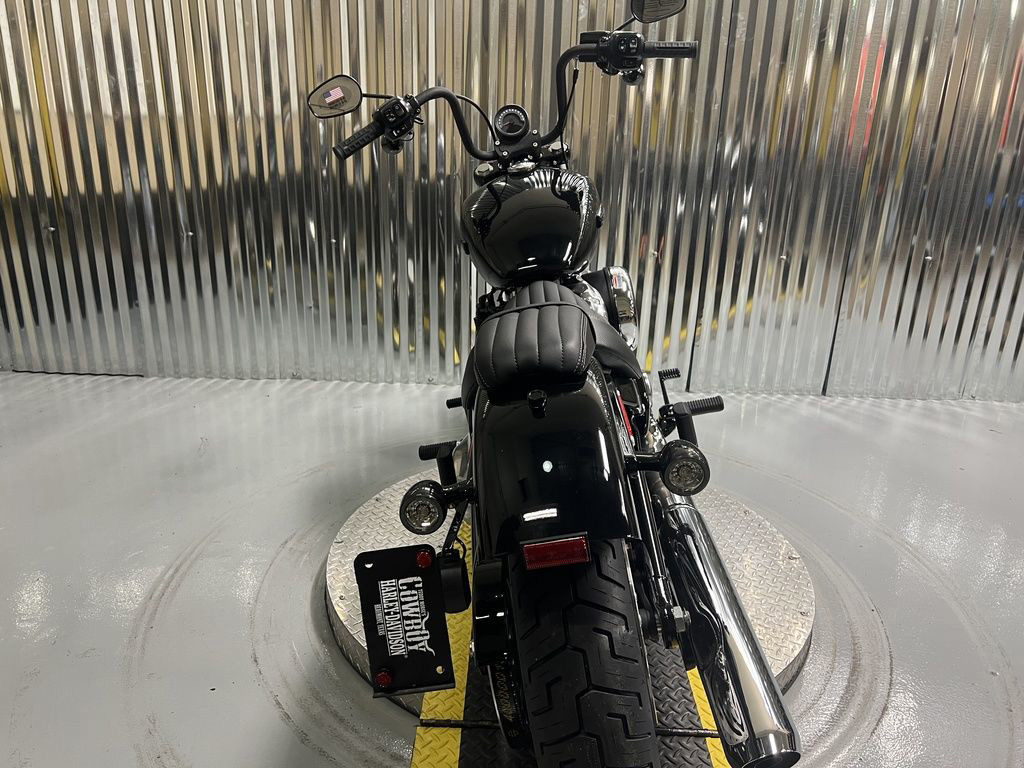 Street Bob®