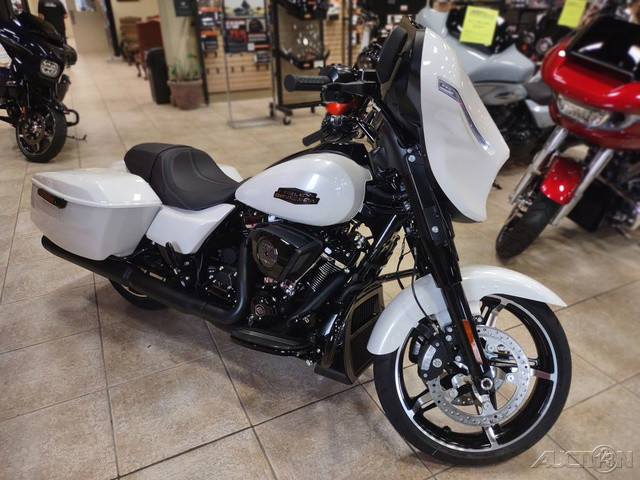 Street Glide®