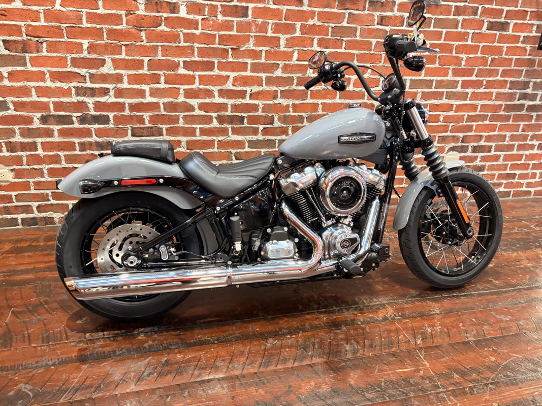 Street Bob®