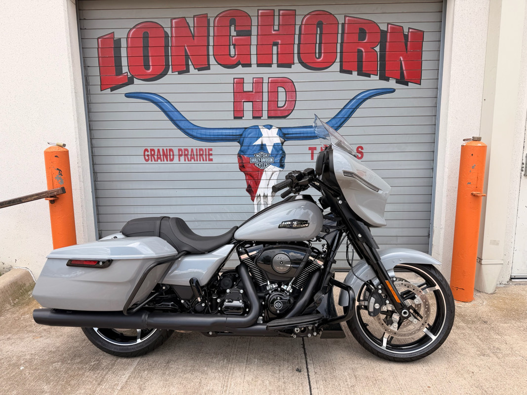 Street Glide®