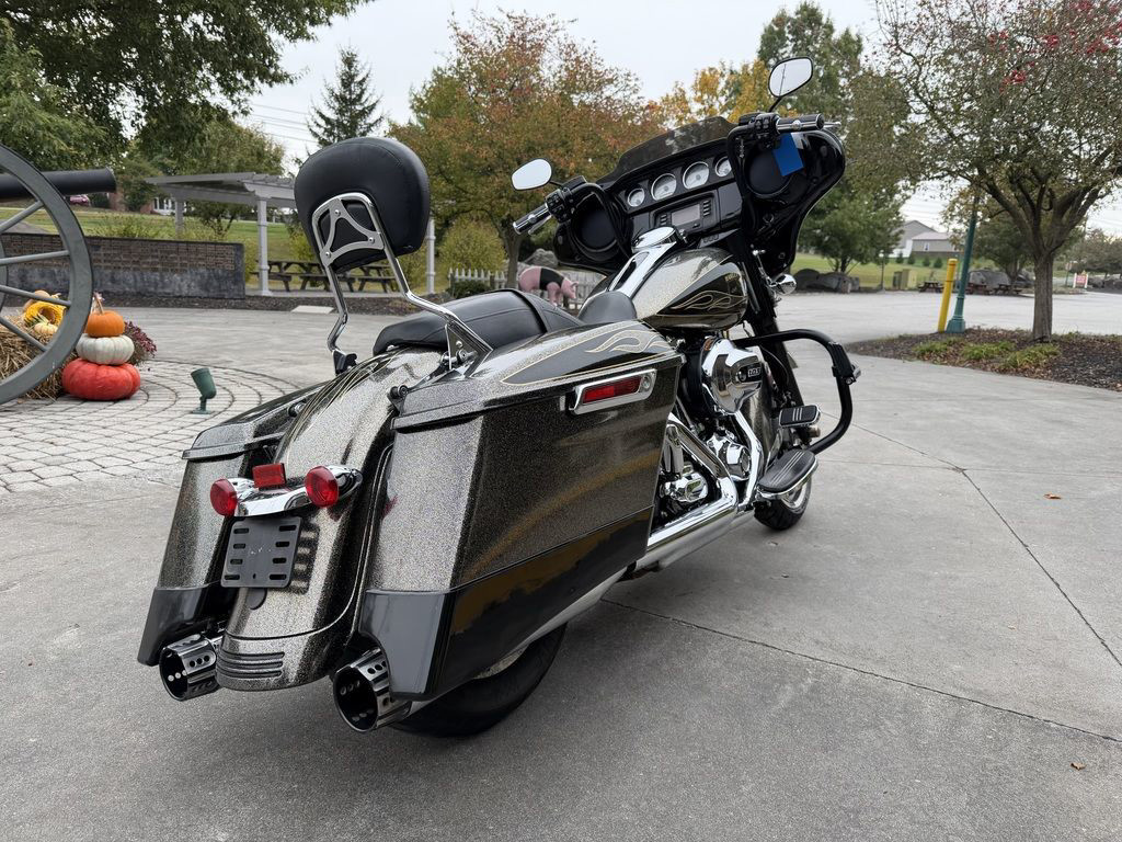 Street Glide®