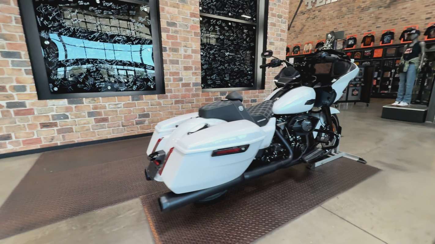 Road Glide®