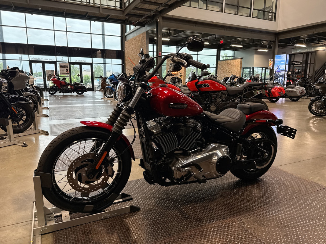 Street Bob®