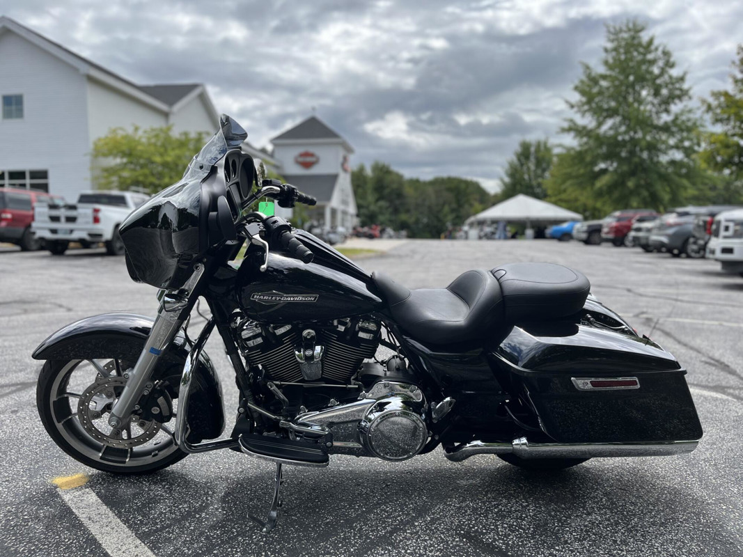 Street Glide®