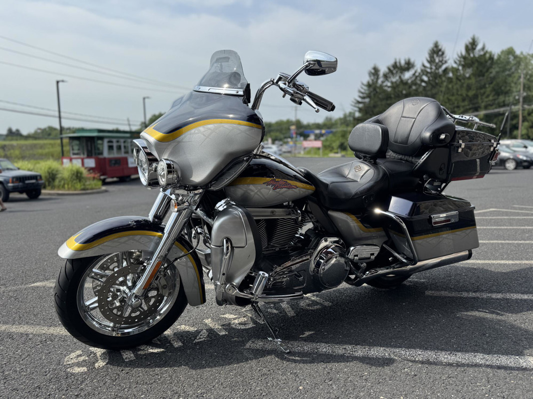 CVO® Ultra Classic® Electra Glide®