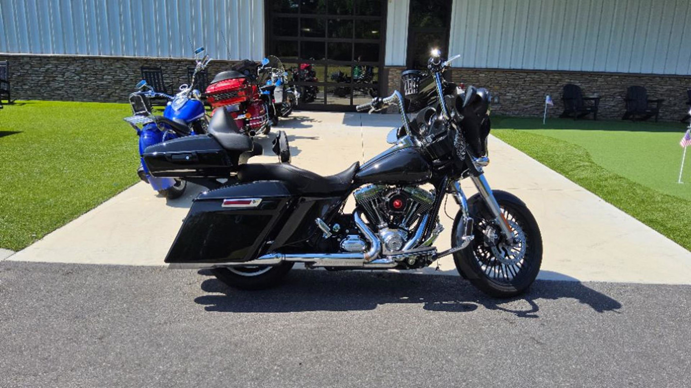 Street Glide®