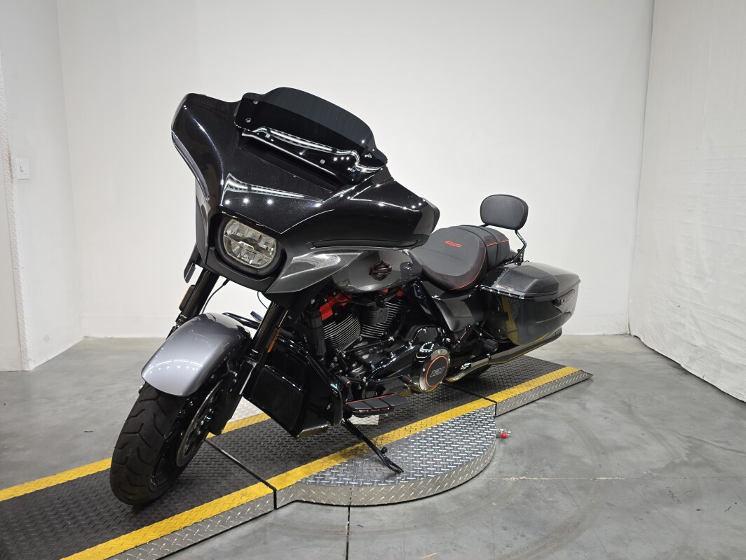 CVO® Street Glide®
