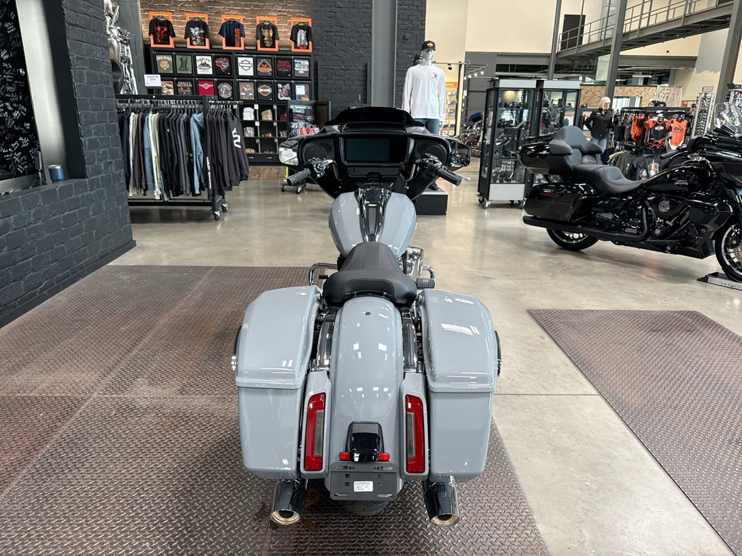 Street Glide®