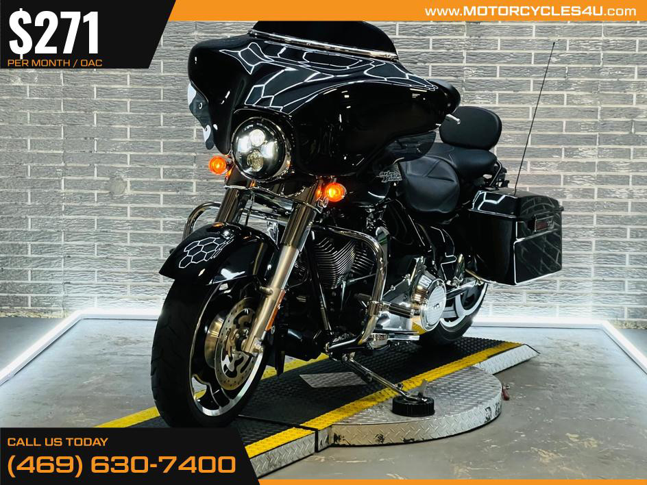 Street Glide®