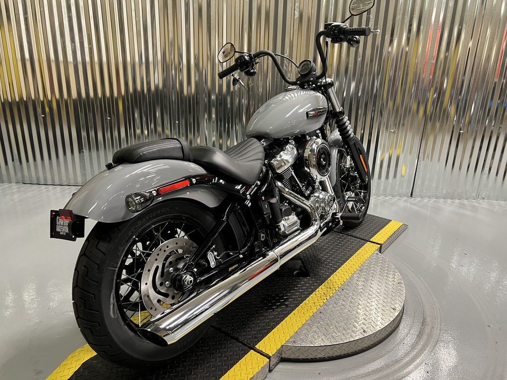 Street Bob®
