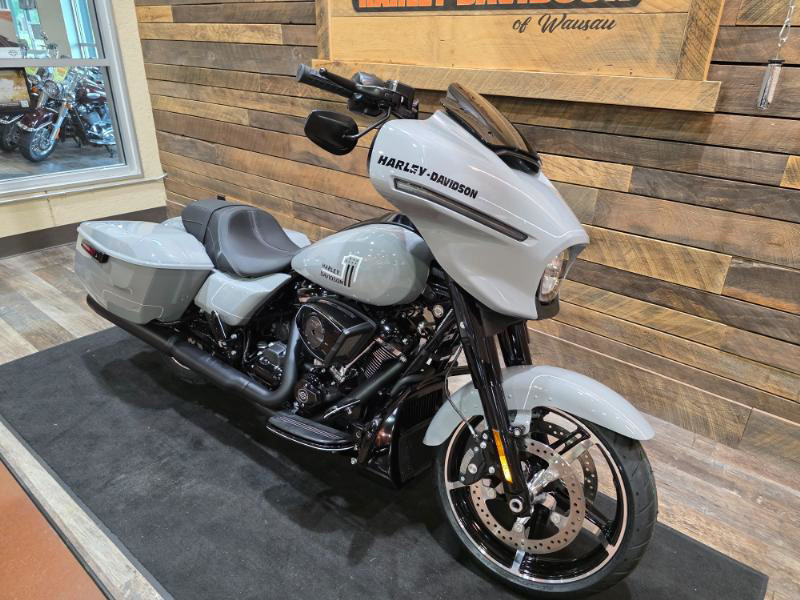 Street Glide®