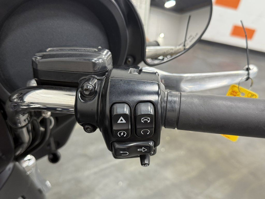 Street Glide®