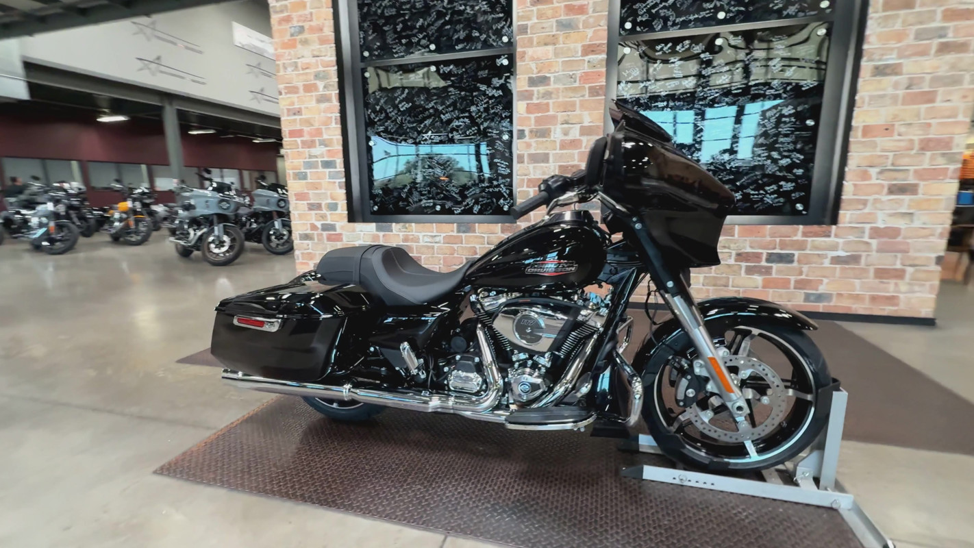Street Glide®