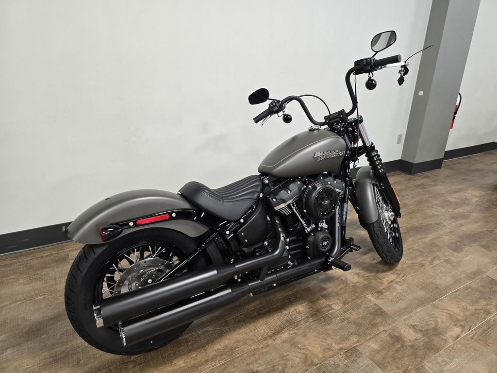 Softail® Street Bob®