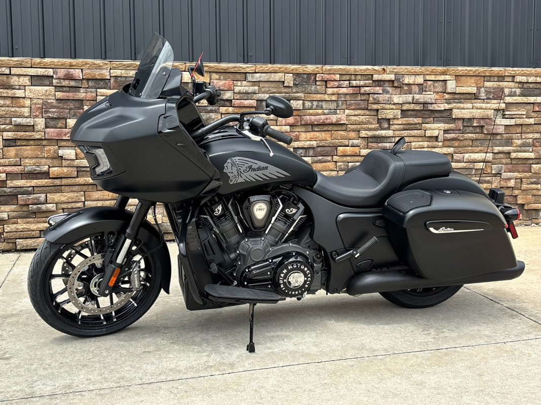 Challenger Dark Horse