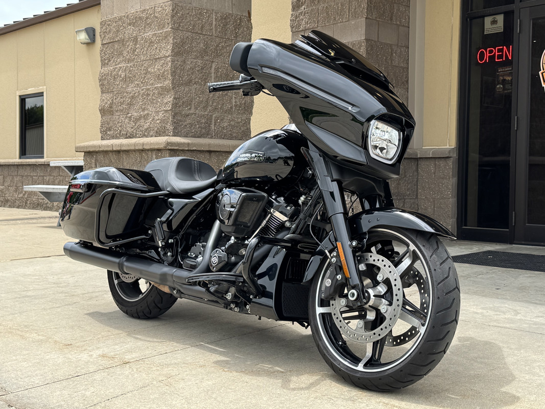 Street Glide®