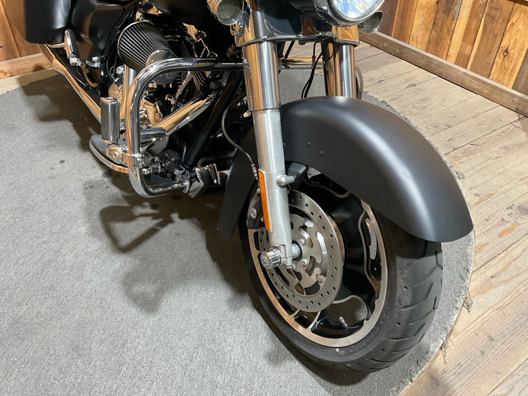 Street Glide®
